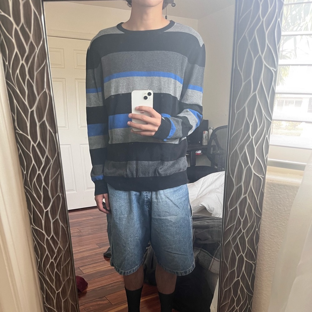 “Empyre” sweater longsleeve shirt